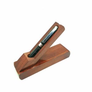 حافظة قلم خشبية