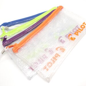 مقلمة بلاستك شفافة